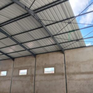 COUVERTURE CHARPENTE METALLIQUE